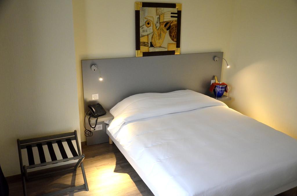 Le Grand Hotel Maubeuge Eksteriør billede