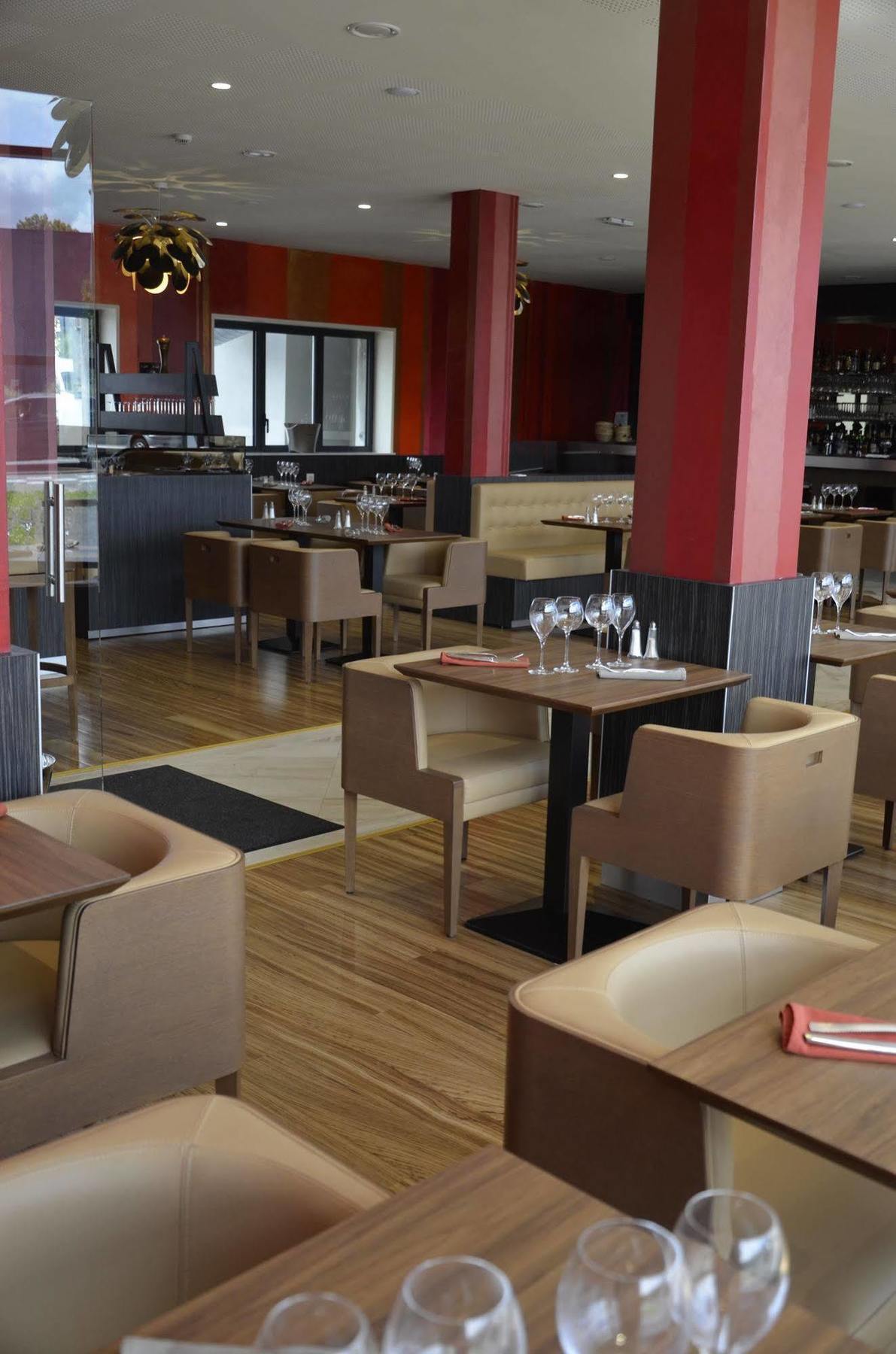 Le Grand Hotel Maubeuge Eksteriør billede