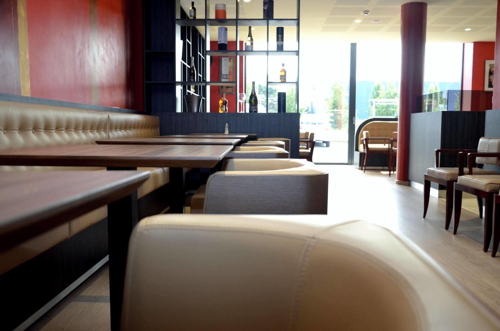 Le Grand Hotel Maubeuge Eksteriør billede